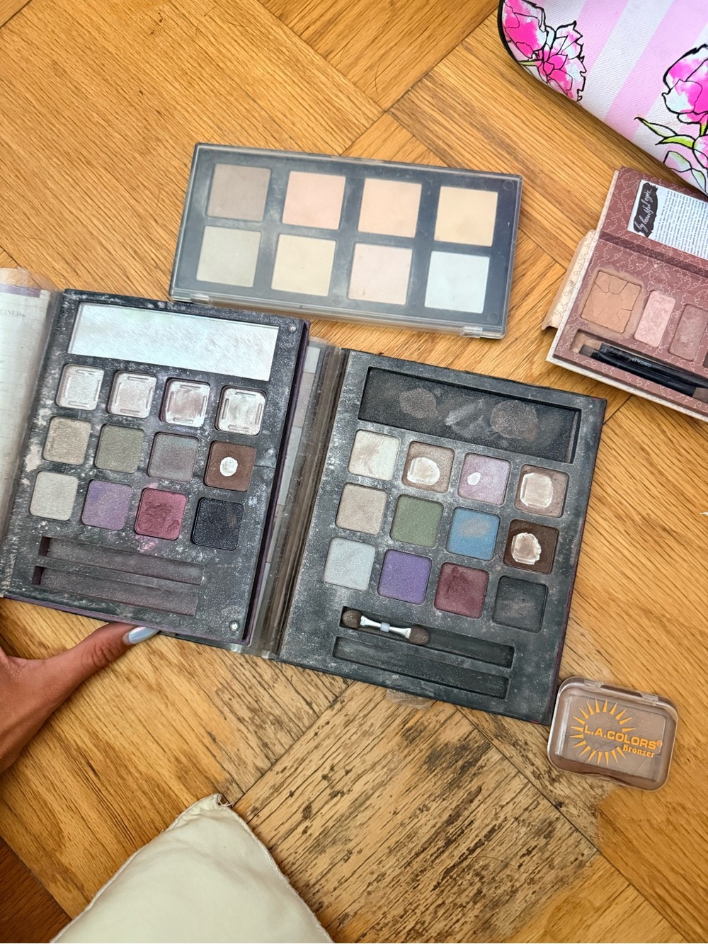 Makeup bundle - Picture 2 of 7